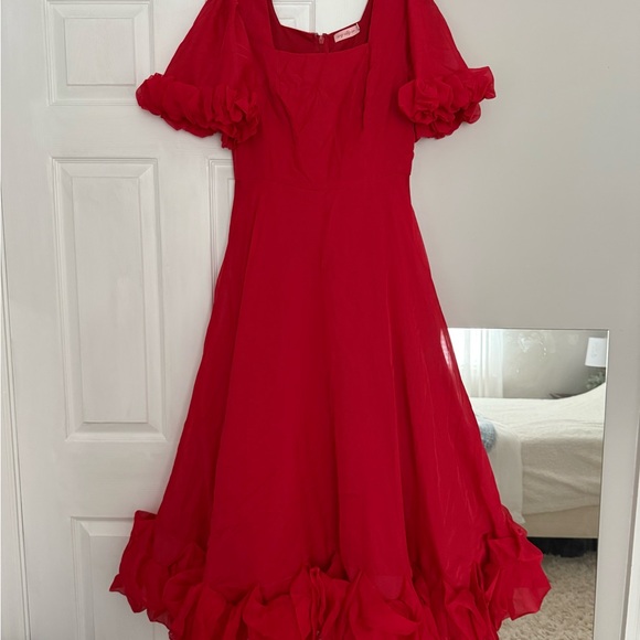 Ivy City Co Dresses & Skirts - Ivy City Co Vibrant Red Dress